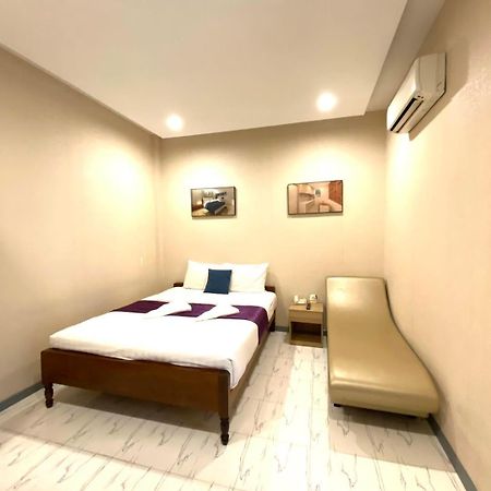 White Residence Hotel & Apartment Phnom Penh Extérieur photo