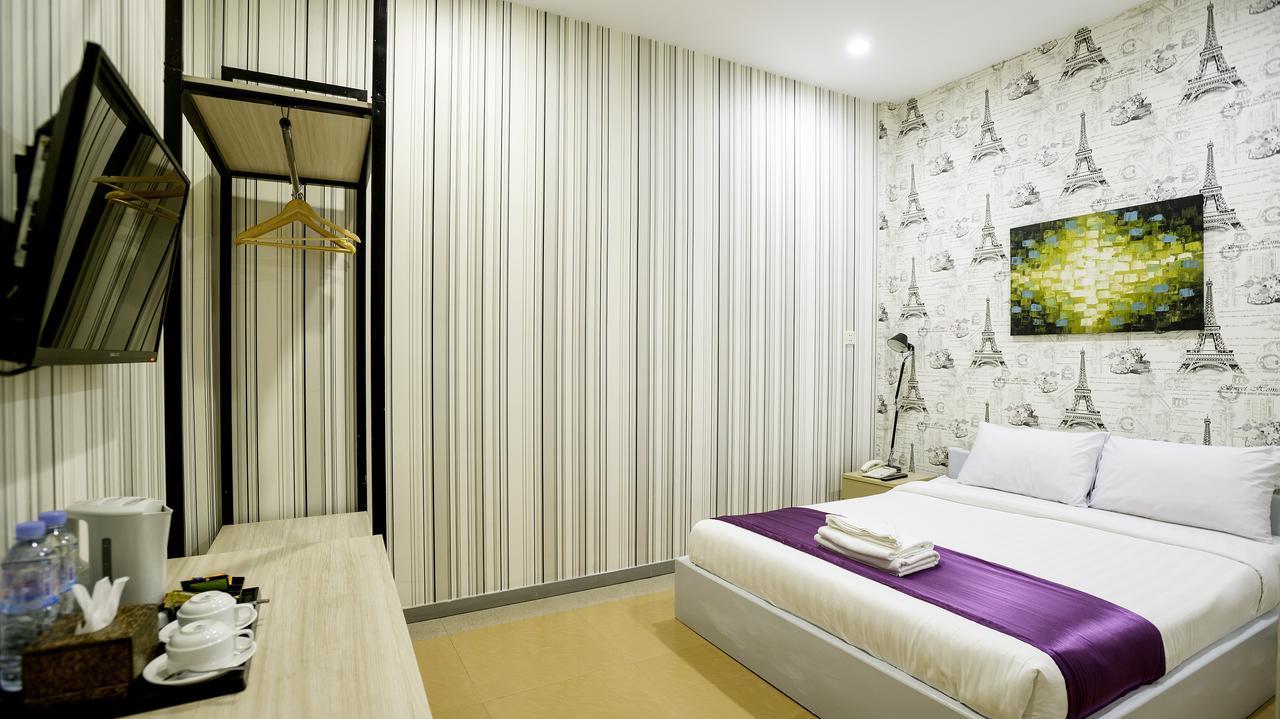 White Residence Hotel & Apartment Phnom Penh Extérieur photo
